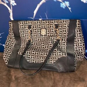 NWOT Tommy Hilfiger Signature Purse
